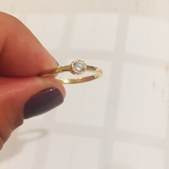 Chic Minimal Gold Solitaire Ring - Picture 1 of 4